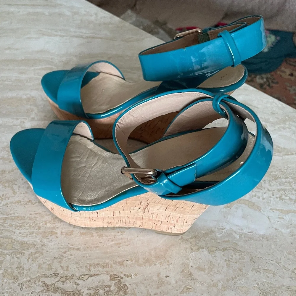 Aldo turquoise teal patent leather cork sandals, US 8.5, EUC - Picture 2 of 6